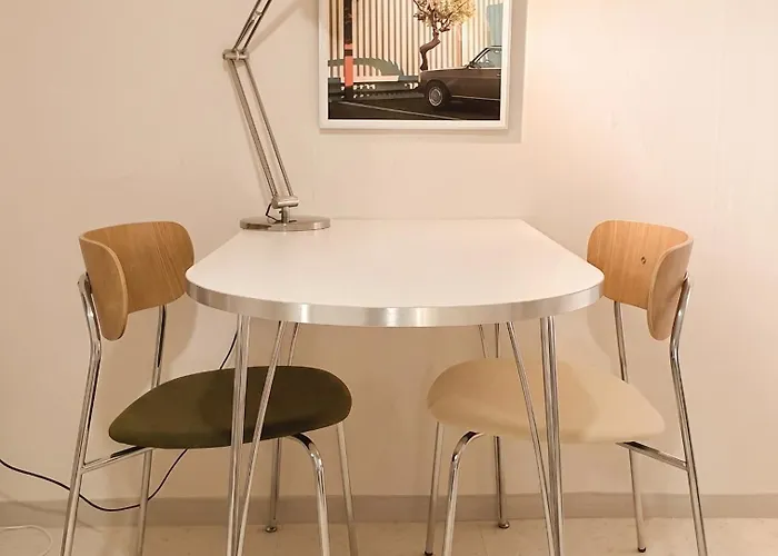 Hosuny Jamsil - Spotless Comfortable - Near Lotte World 롯데월드, Seokchon 석촌호수, Kspodome, Seongsu, Gangnam, Family Friendly, Sleeps 5, 2 Bedrooms, 3 Beds 아파트 *